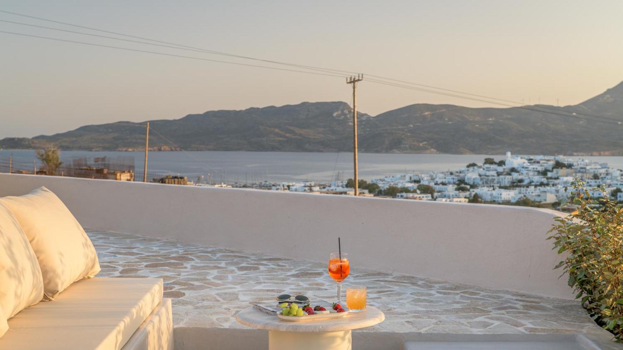 Solus Suites Milos Адамас Екстер'єр фото